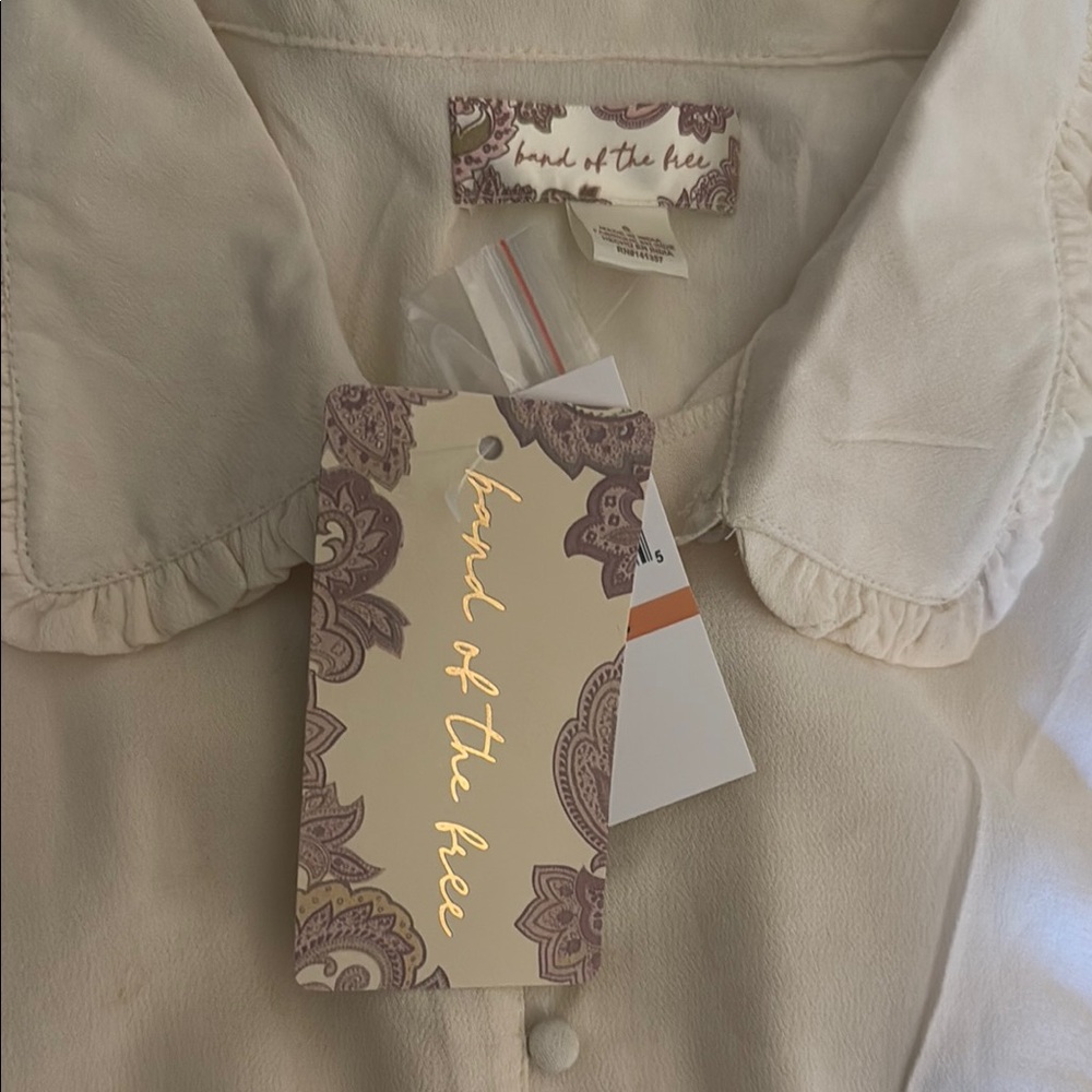 DENISE CREAM RUFFLE COLLAR TOP - Picture 3 of 3